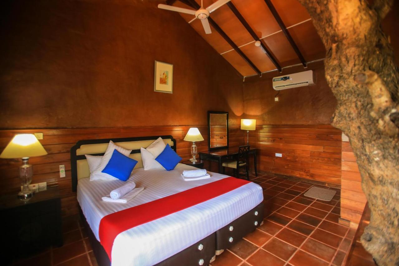 Jungle Hut Resort Sigiriya Exterior photo